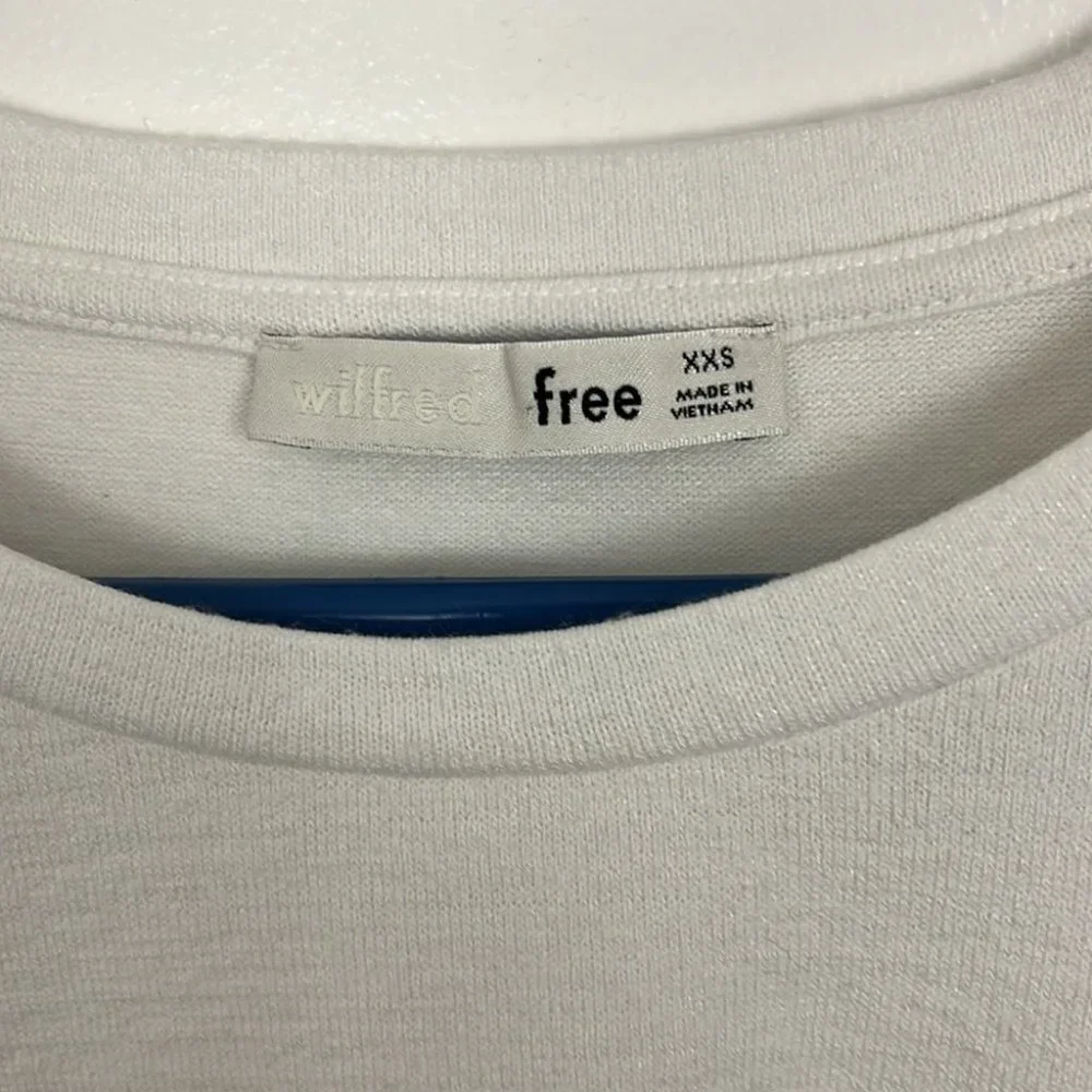 Aritzia Wilfred Free White Crop w/ Front Knot - Picture 4 of 6